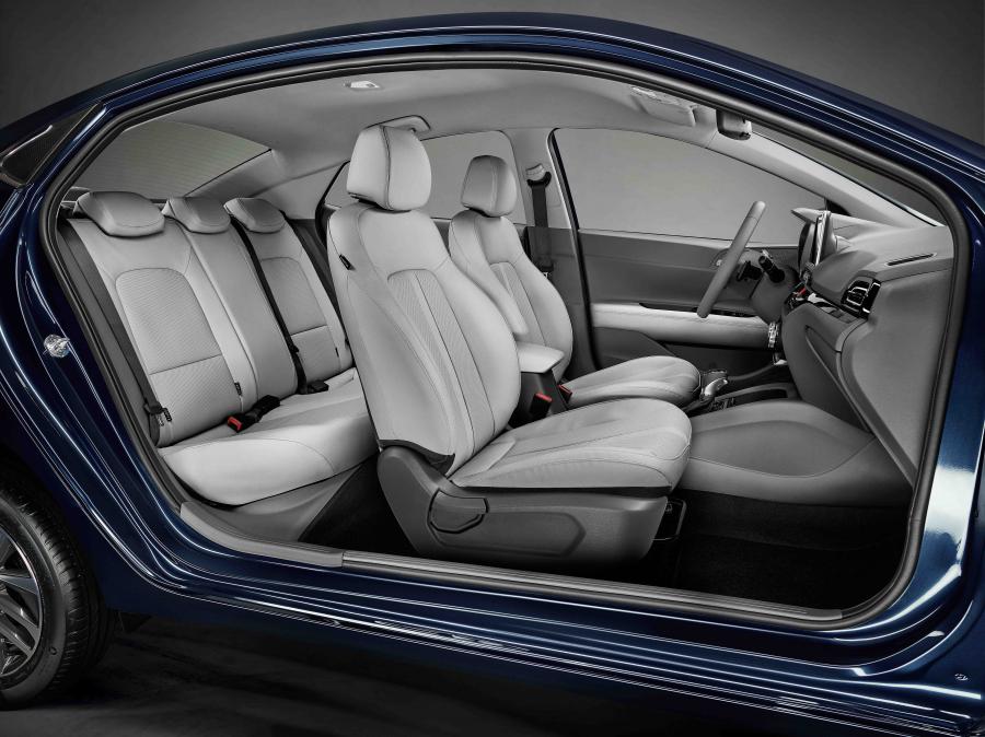 Интерьер Hyundai HB20S 2019 года  (фото 20 из 24)